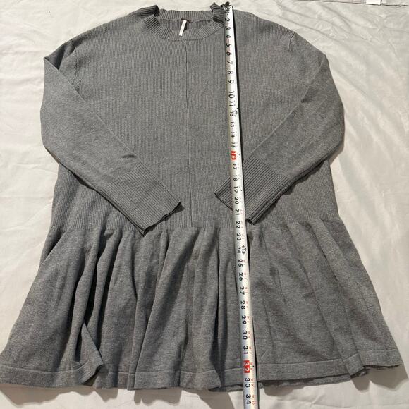 Free People Gray, Long Sleeve, Pleated, Ribbed, Sweater Dress- M - Picture 5 of 8